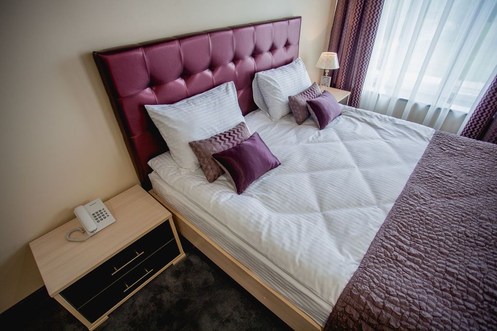 Трёхместный номер полулюкс с сауной