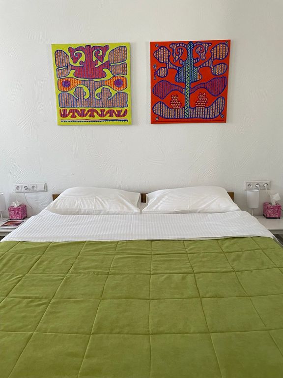 Трёхместный номер стандарт с видом на горы