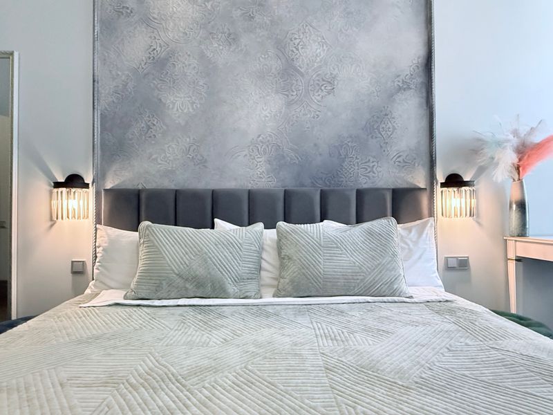 Спальня №1 с кроватью 2х2 метра 