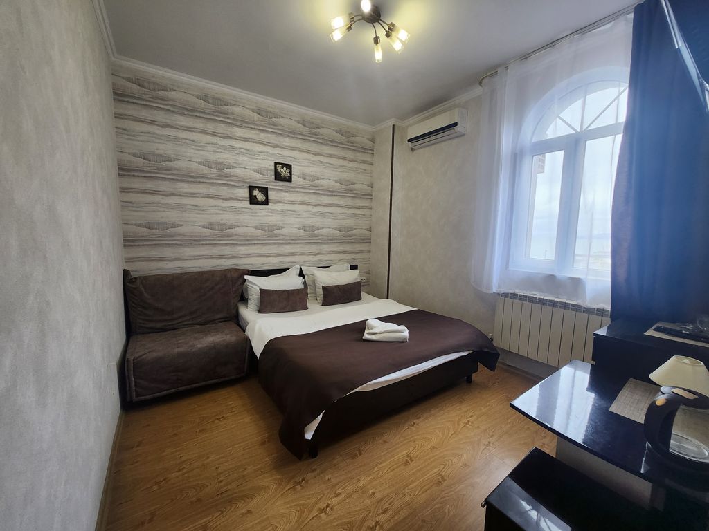 Двухместный номер с 1 кроватью  с диваном