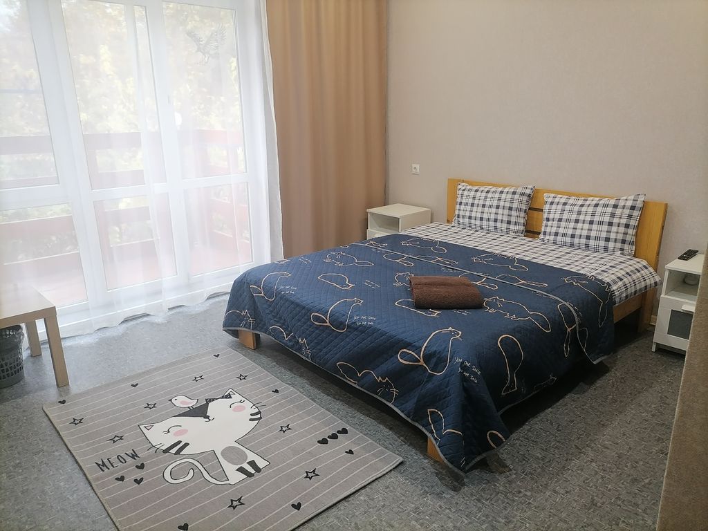 Трёхместный номер с балконом на втором этаже