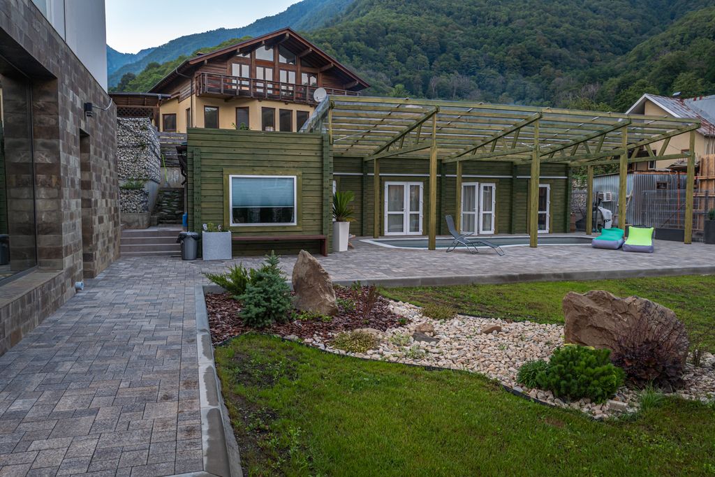 Четырёхместный Нескучный домик у бассейна