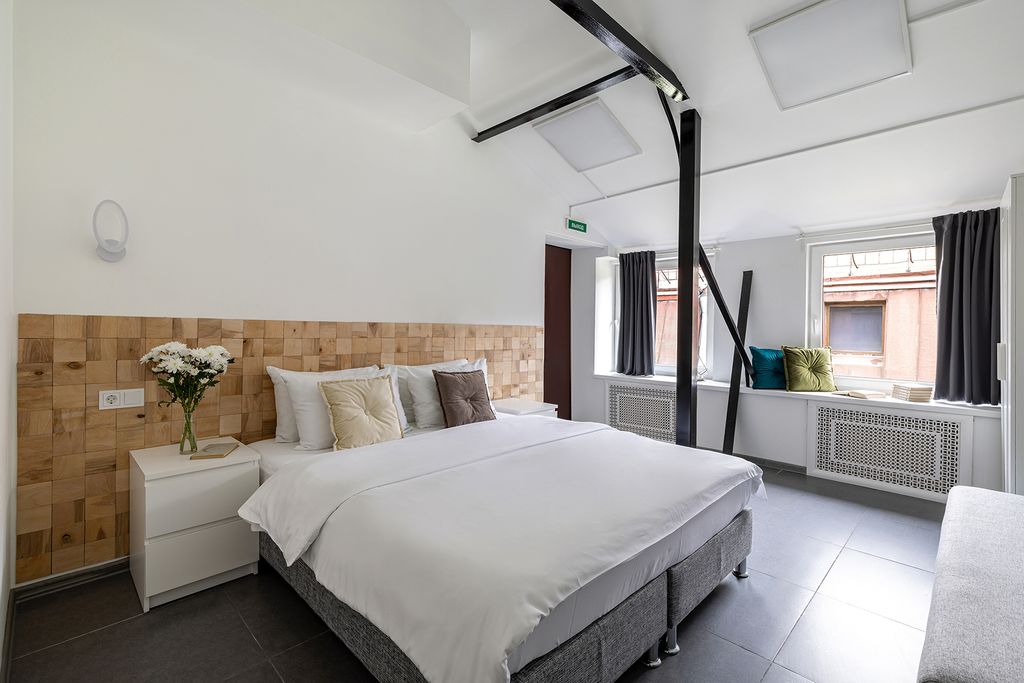 Семейный номер Студия на мансарде с кухней