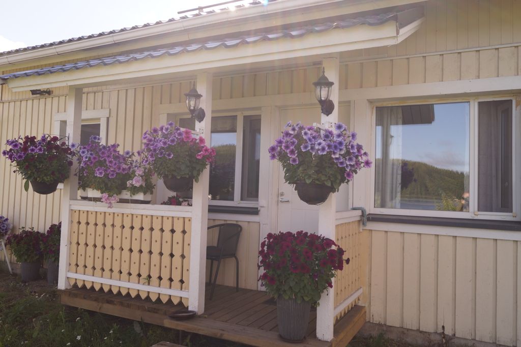 Семейный номер с видом на озеро