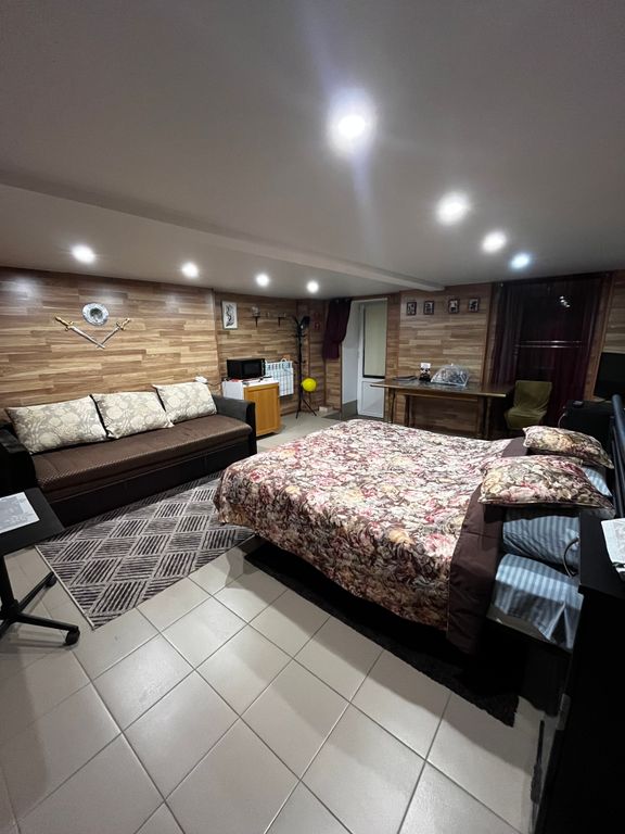 Трёхместный номер уютный с отдельным входом