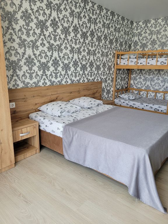 Четырёхместный номер люкс с видом на горы