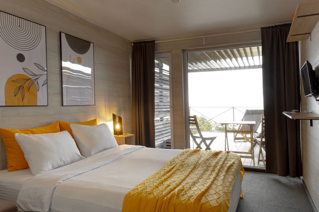 Двухместный номер с 1 кроватью стандарт с террасой и видом на море