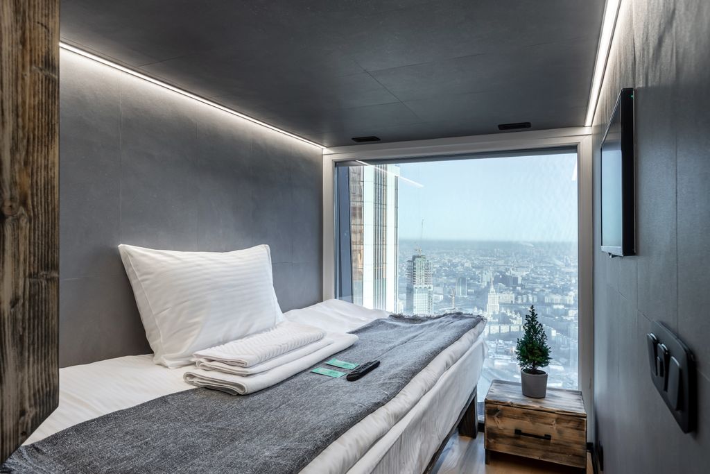 Одноместный номер капсульный standard с панорамным видом с 84го этажа