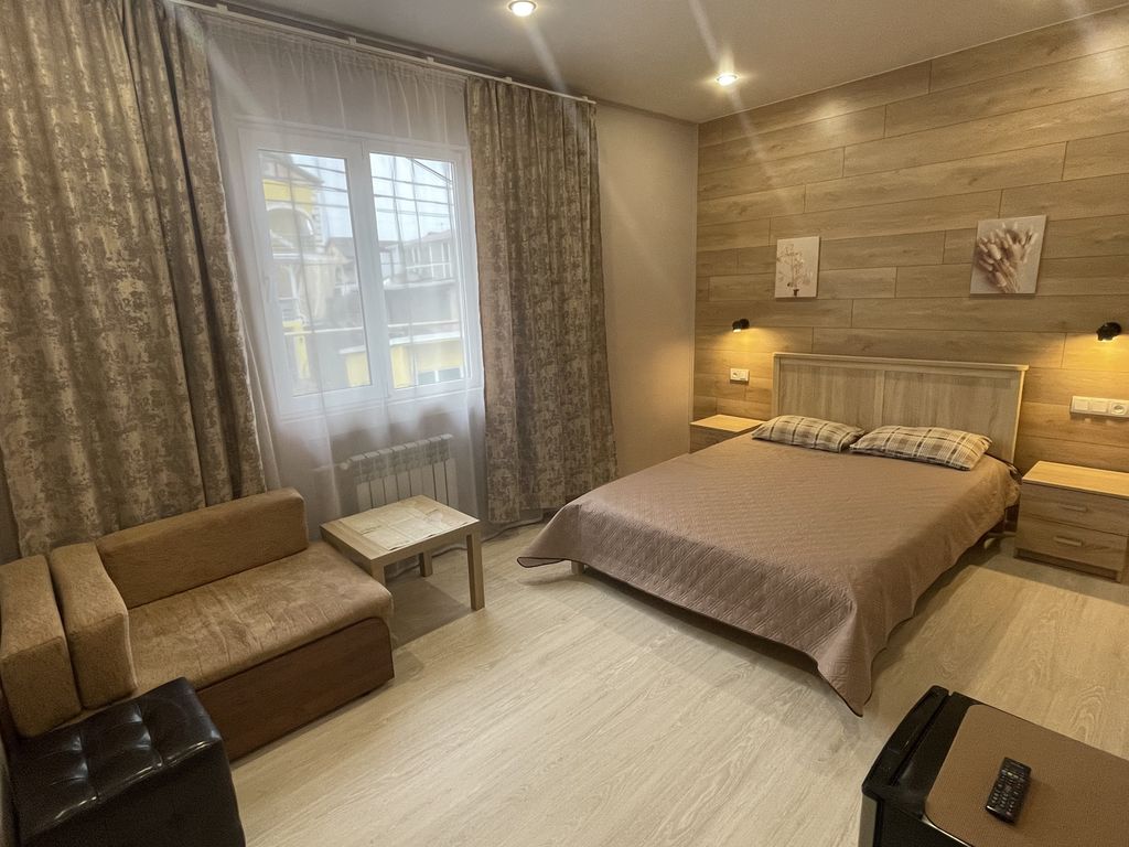 Трёхместный номер комфорт с ванной комнатой