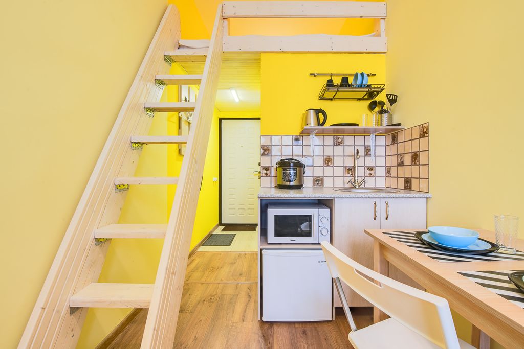 Четырёхместный номер двухуровневая уютная студия в самом центре города