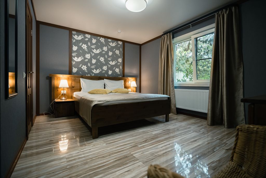 Двухместный номер с 1 кроватью Полулюкс