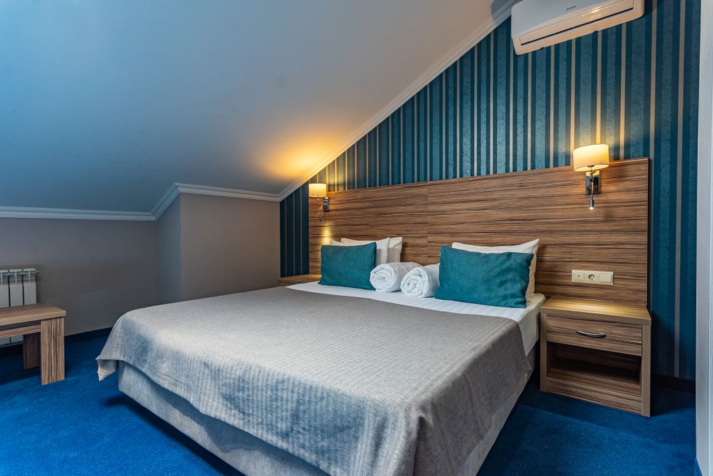 Семейный номер мансарда