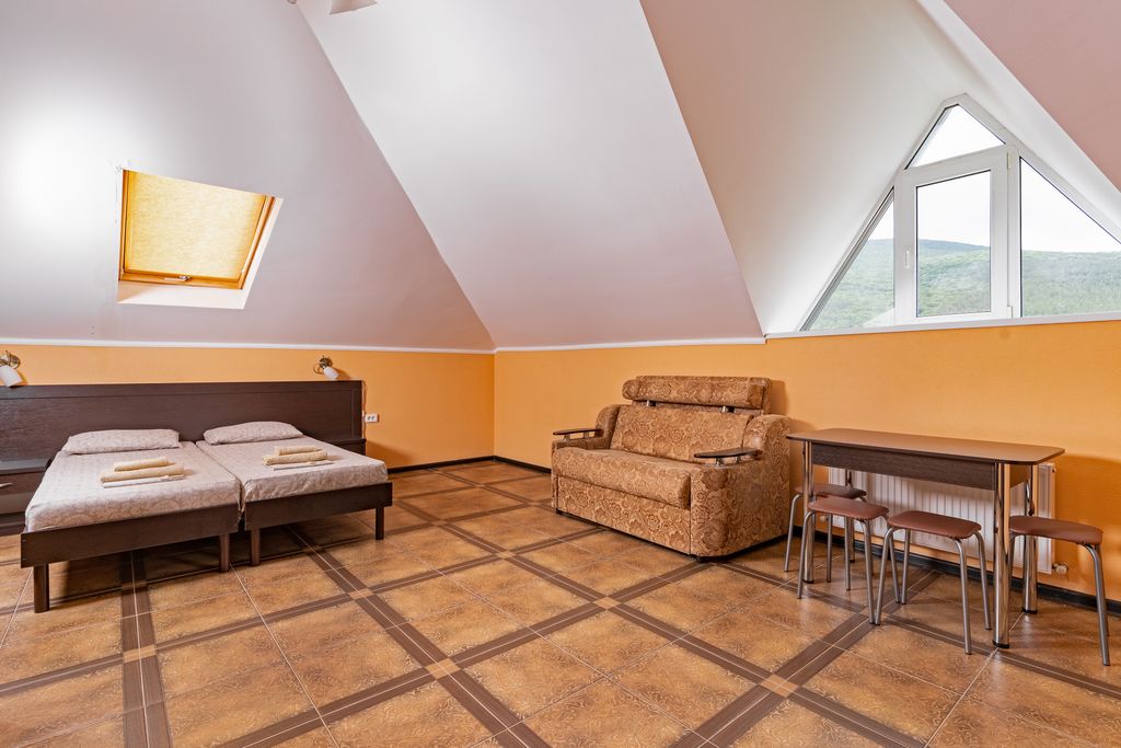 Семейный без балкона