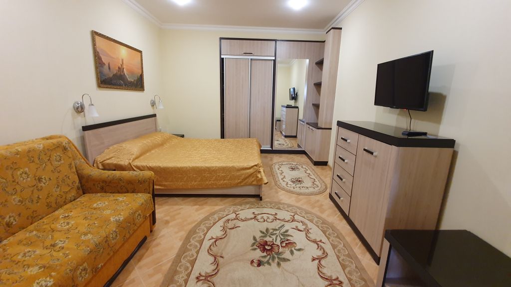 Четырёхместный номер Четырёх местный со своим двориком