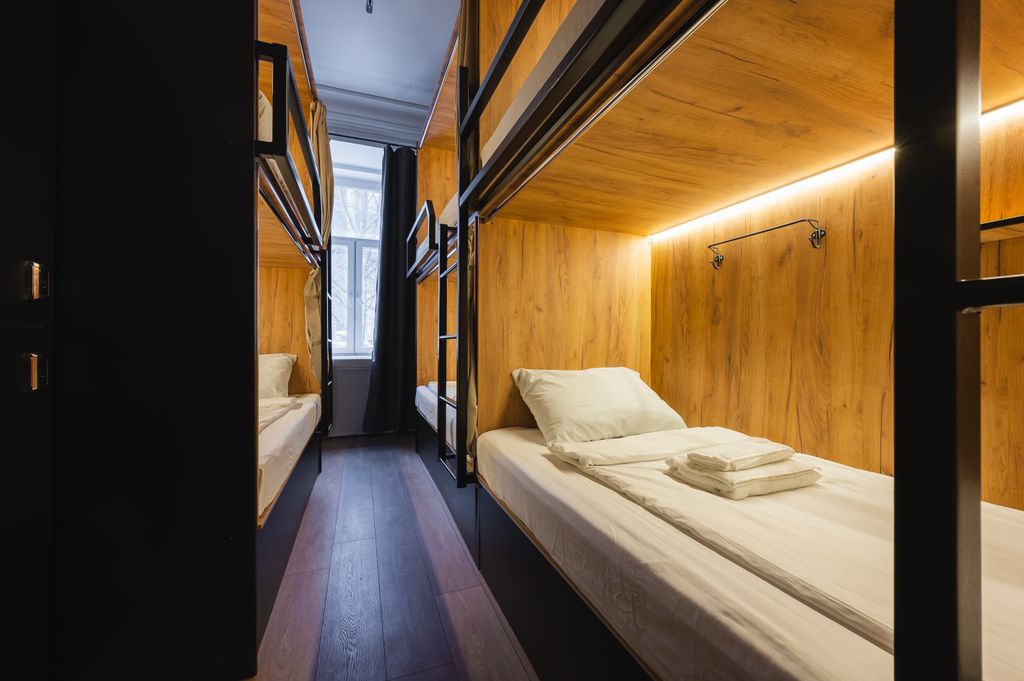 Многоместный смешанный номер капсула в женской комнате Smart Room