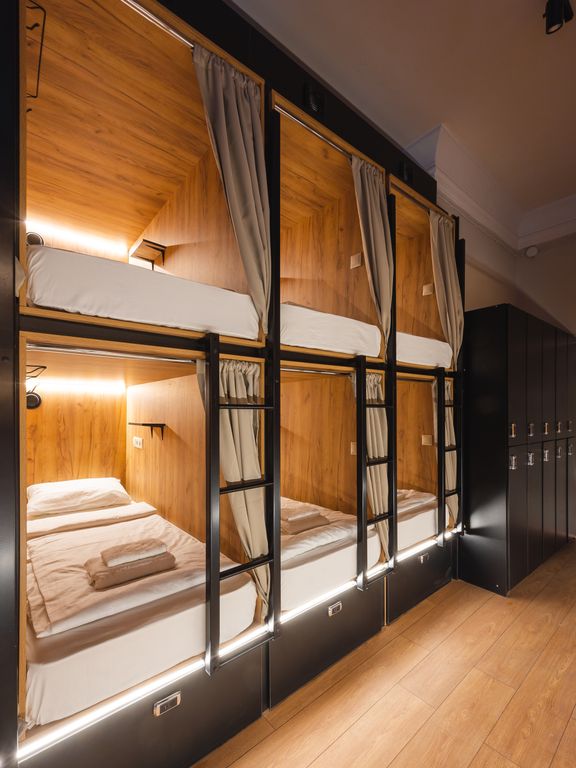 Многоместный смешанный капсула в Big Room