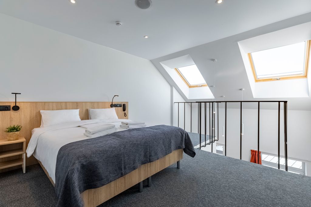 Трёхместный номер Sky с кондиционером