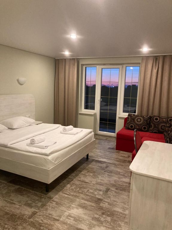 Двухместный номер с 1 кроватью и диваном