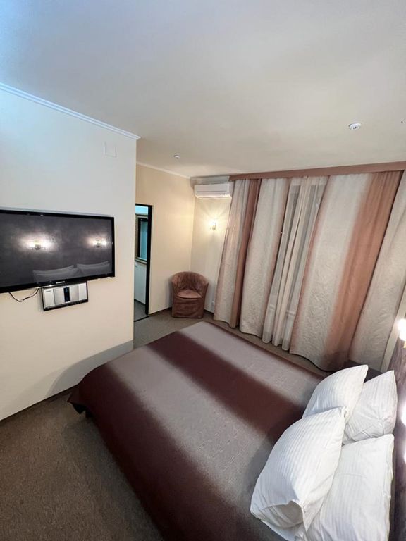 Полулюкс двухместный с 1 кроватью