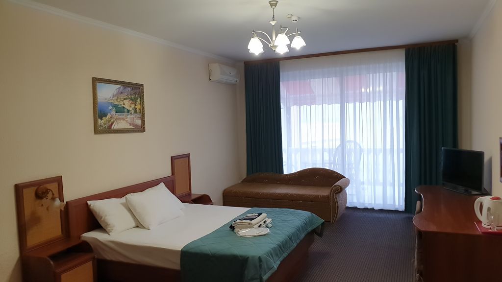 Четырёхместный номер люкс с видом на море