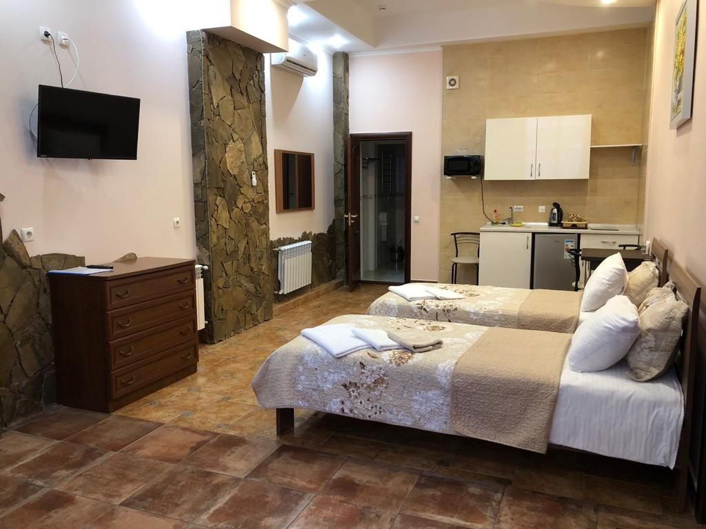 Трёхместный номер стандартный 11