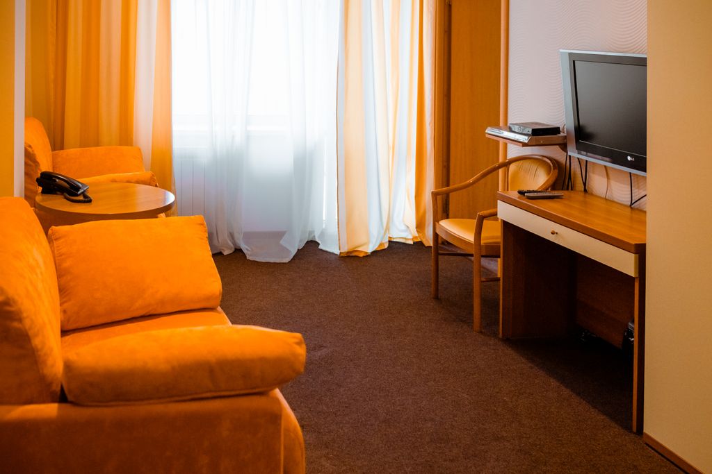 Семейный номер family 2-х комнатный номер с балконом