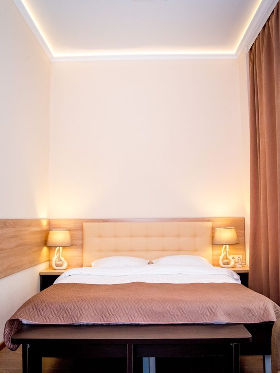 Двухместный номер с 1 кроватью Улучшенный двух местный номер с одной двухспальной кроватью