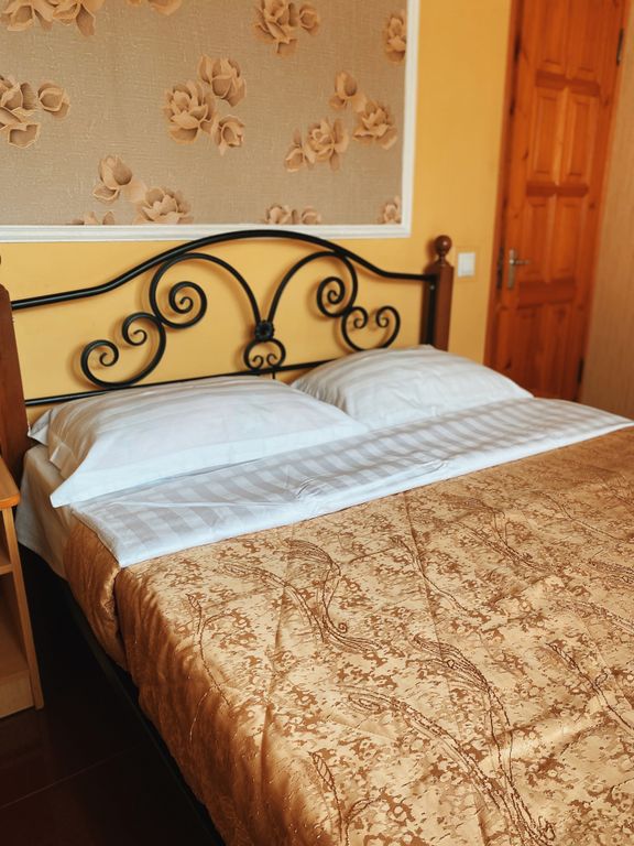 Трёхместный номер стандарт 3-х местный с балконом