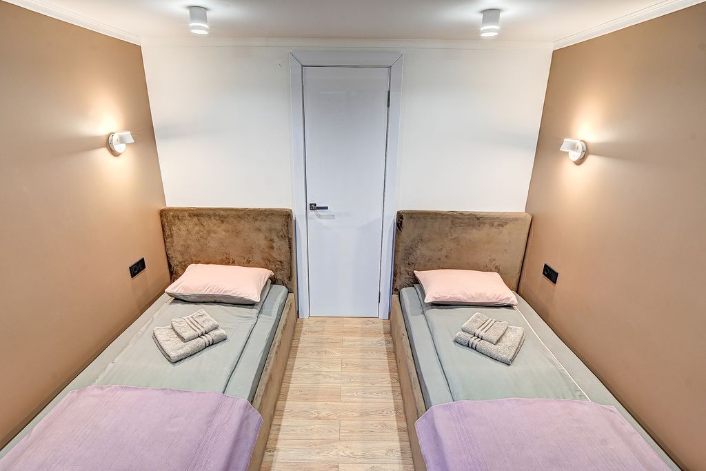 С удобствами