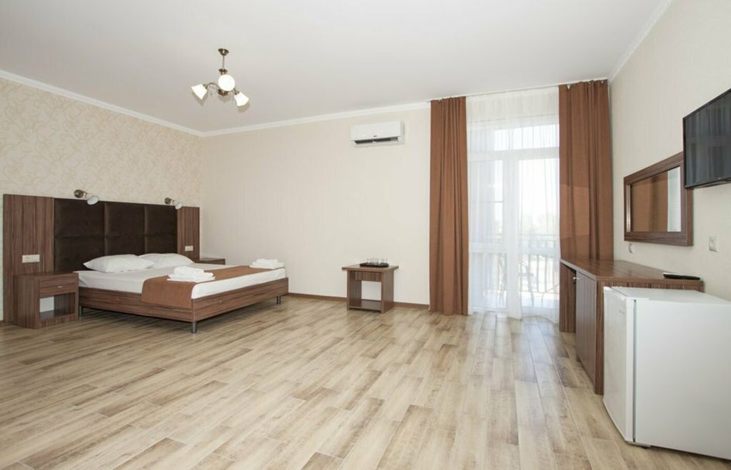 Четырёхместный номер полулюкс