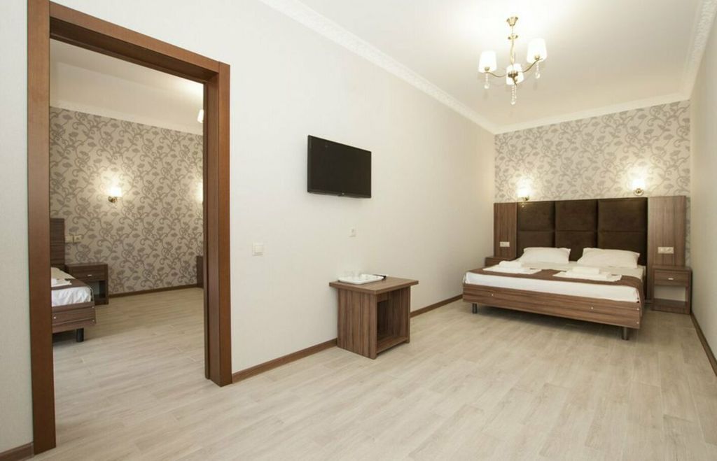 Четырёхместный номер люкс двухкомнатный