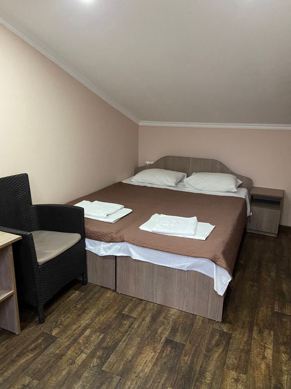 Трёхместный номер Трехместный стандартный на мансарде