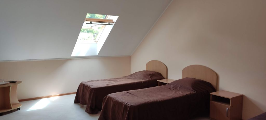 Трёхместный номер с удобствами мансарда