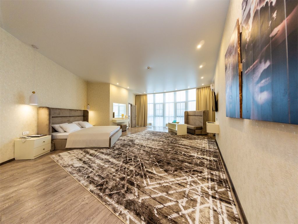 Двухместный номер с 1 кроватью арт-люкс 214