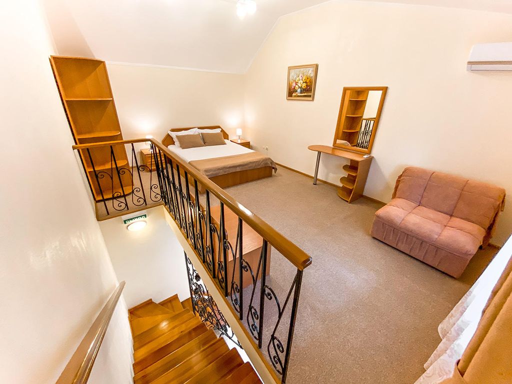 Трёхместный номер люкс