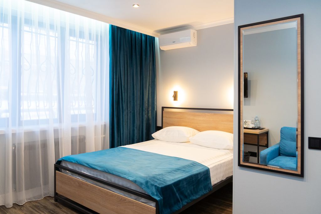 Трёхместный номер комфорт 8