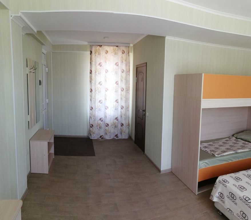 Четырёхместный номер полулюкс