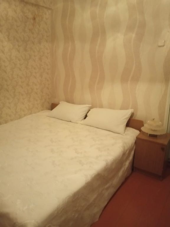 Трёхместный номер с двуспальной кроватью