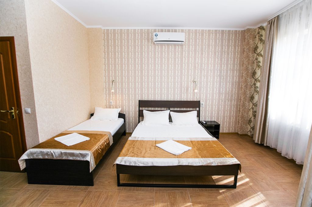 Трёхместный номер Комфорт