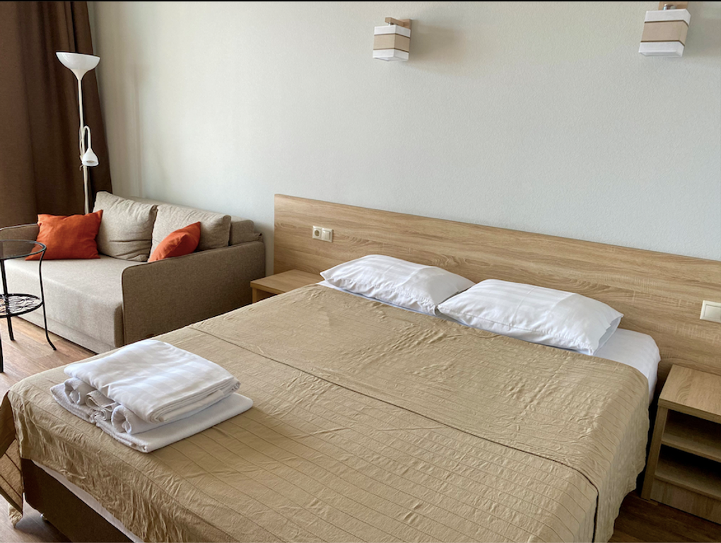 Трёхместный номер комфорт с видом на море