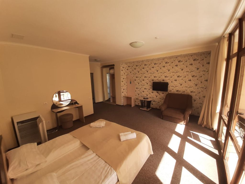 Трёхместный номер улучшенный