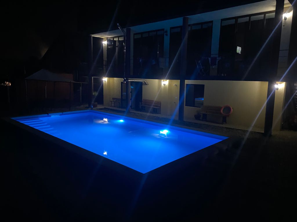 Трёхместный номер стандарт с видом на горы