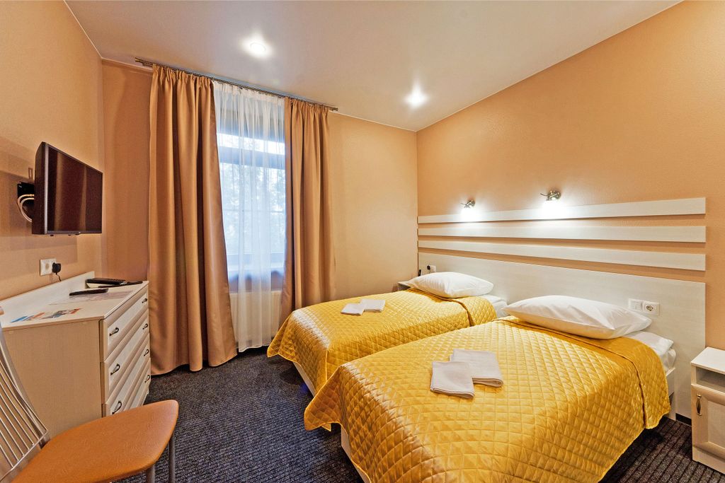 Двухместный номер с 2 отдельными кроватями полулюкс №2