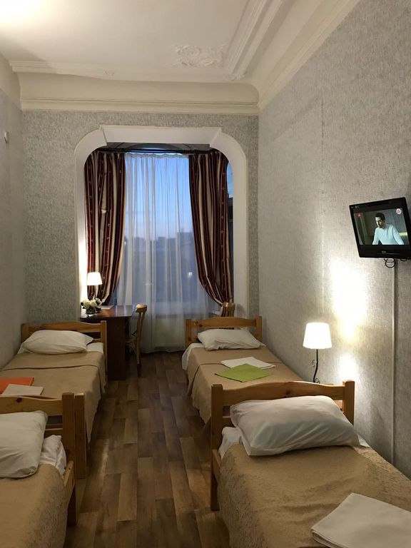 Четырёхместный номер эконом с видом на город