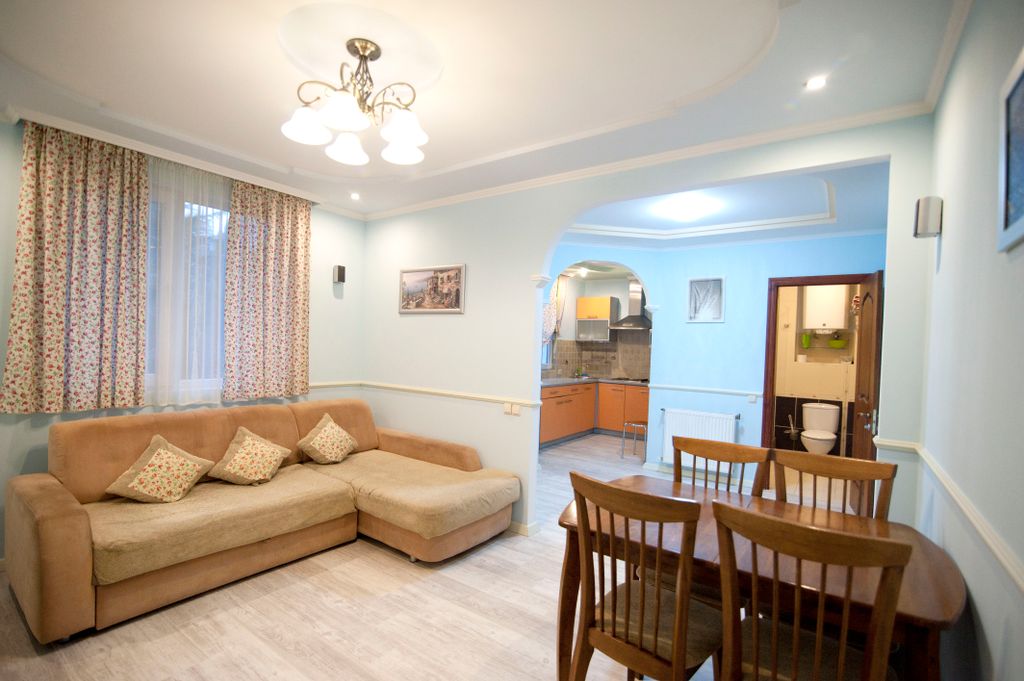 Апартаменты семейные люкс на 1 этаже с выходом в свой закрытый двор