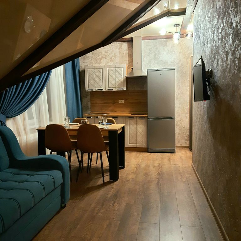 Апартаменты двухкомнатные с собственной кухней и балконом/ трансфер к подъемникам с конца декабря