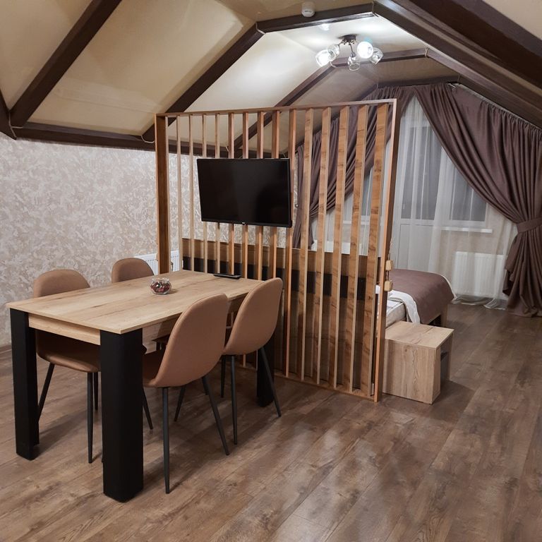 Апартаменты однокомнатные с собственной кухней и балконом/трансфер к подъёмникам с конца декабря