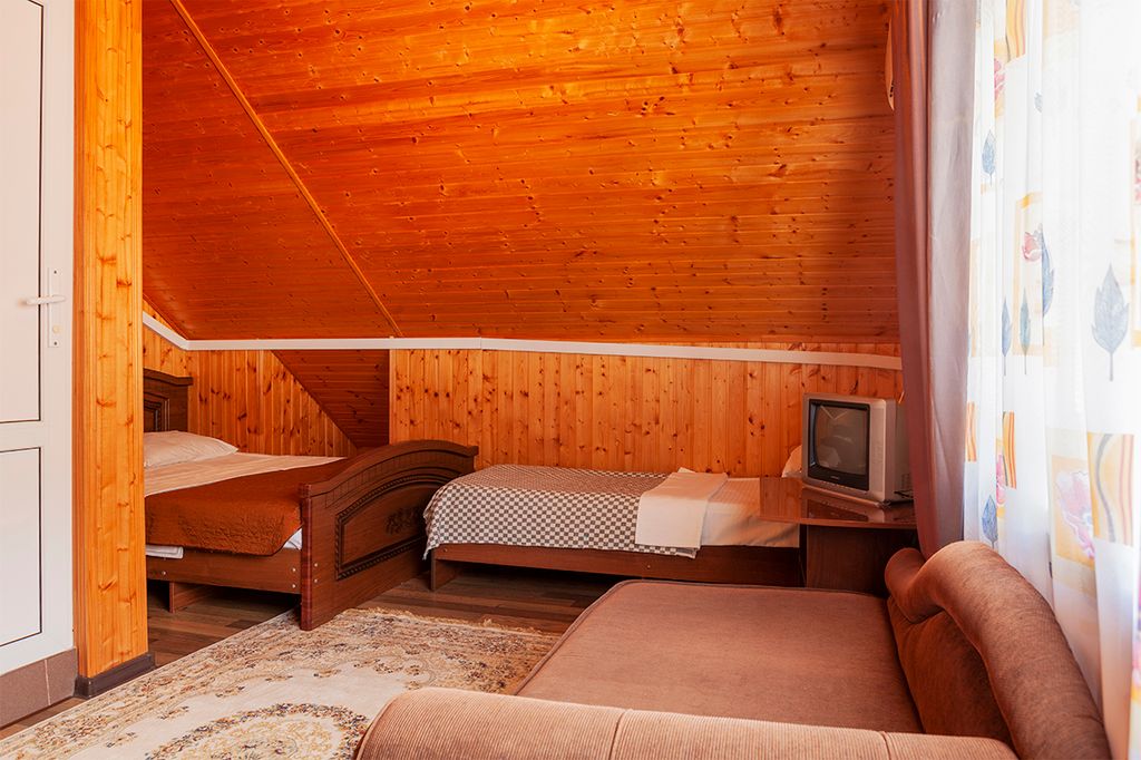 Семейный номер улучшенный с видом на горы