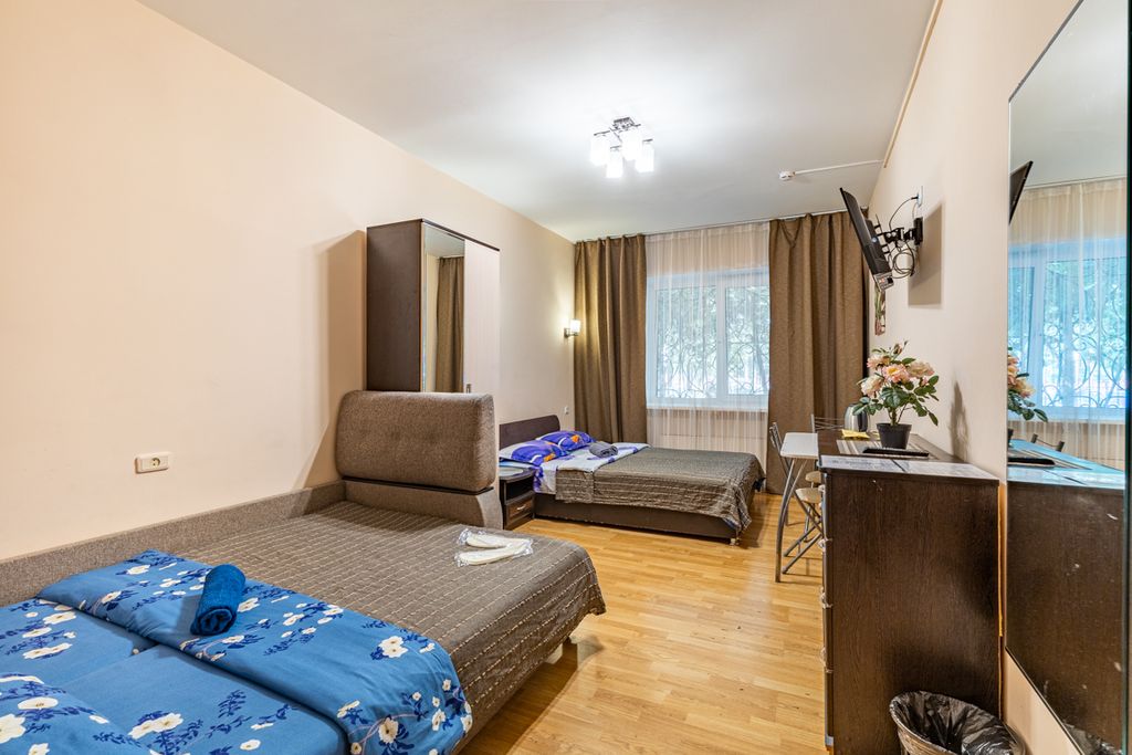 Двухместный номер с 1 кроватью Семейный номер с большим диваном