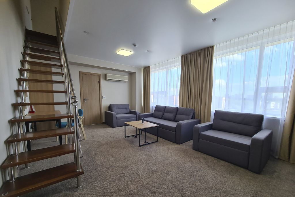 Семейный номер люкс с видом на город